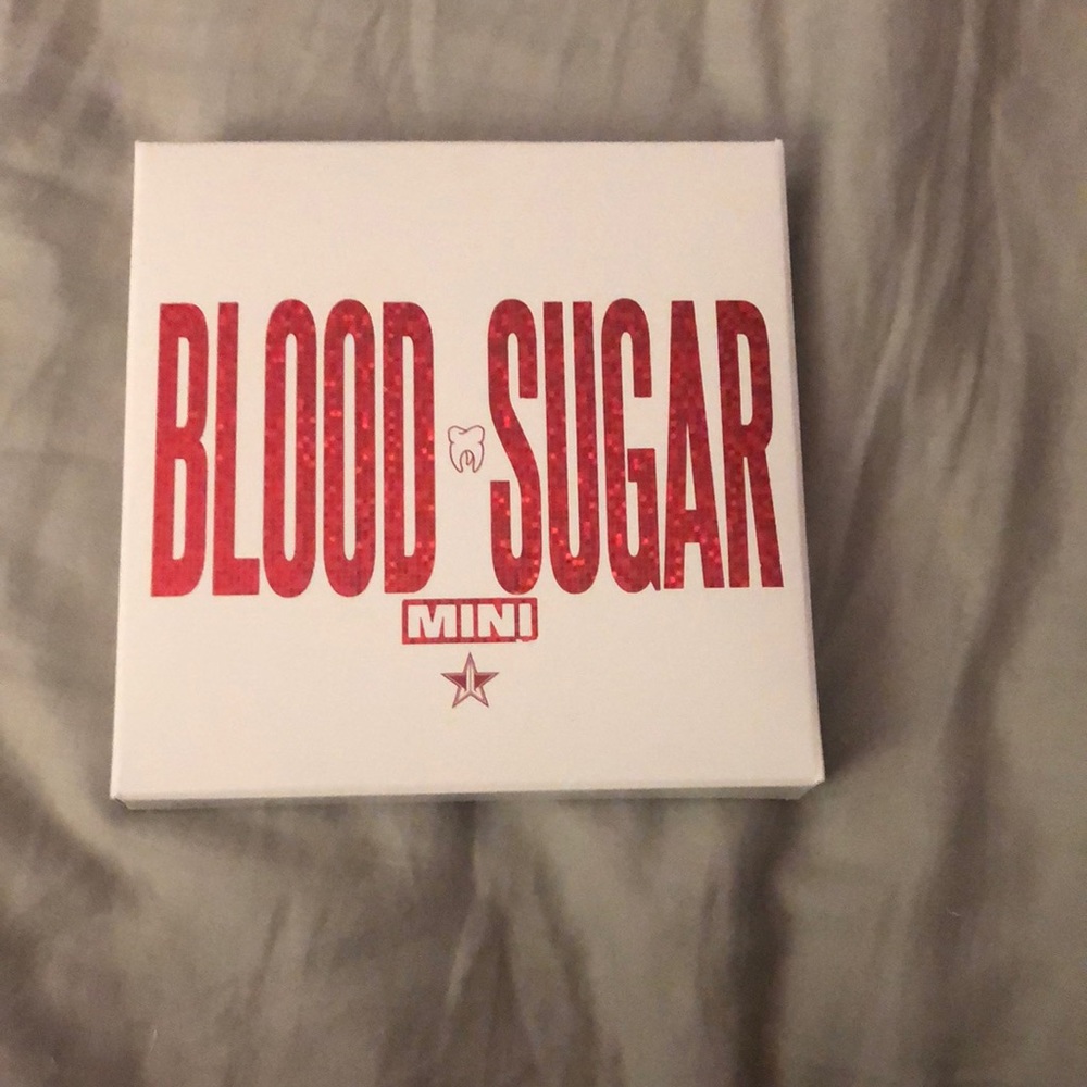 Jeffree Star blood sugar mini palette